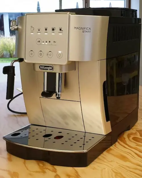Coffee machine by DeLonghi
